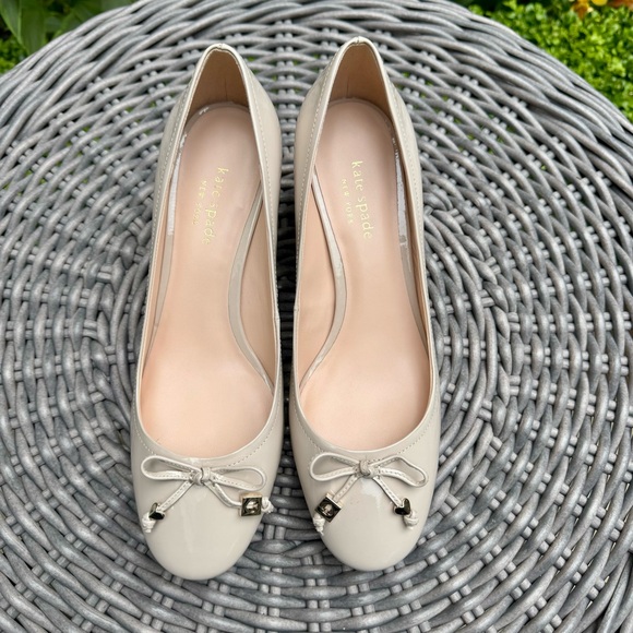 Kate Spade Beverly Bow Pump Patent Tusk Sz 7.5 - Picture 3 of 10